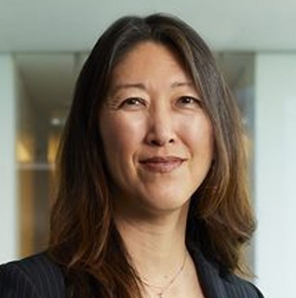 Professional photo of Julie Kim